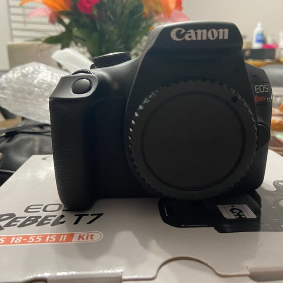 Canon EOS Rebel T7 DSLR Camera with 18-55mm Lens - Picture 3 of 5